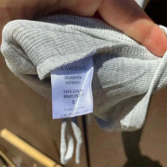 Women's Heather Grey V-Neck Ruched Tie-Front Spaghetti Strap Tank Top NWT - Picture 4 of 4